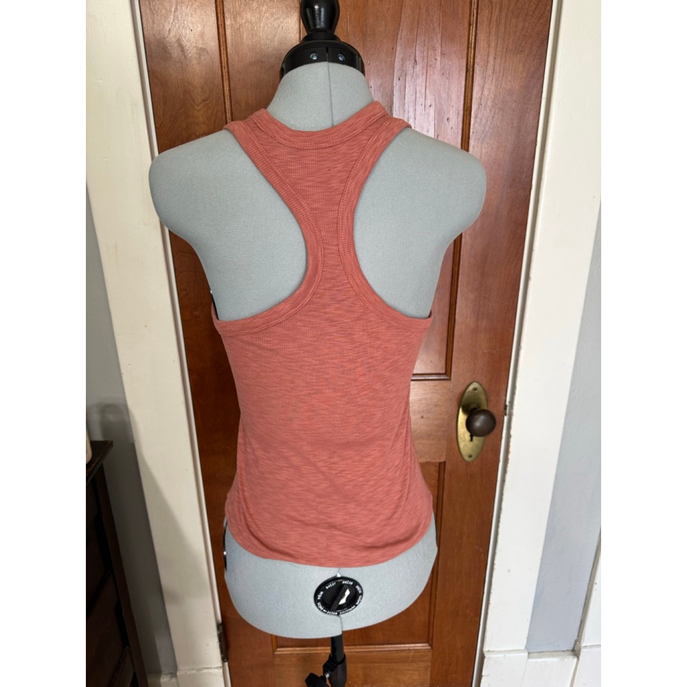Vuori Tank Top in Dusty Coral Heather - Picture 2 of 7